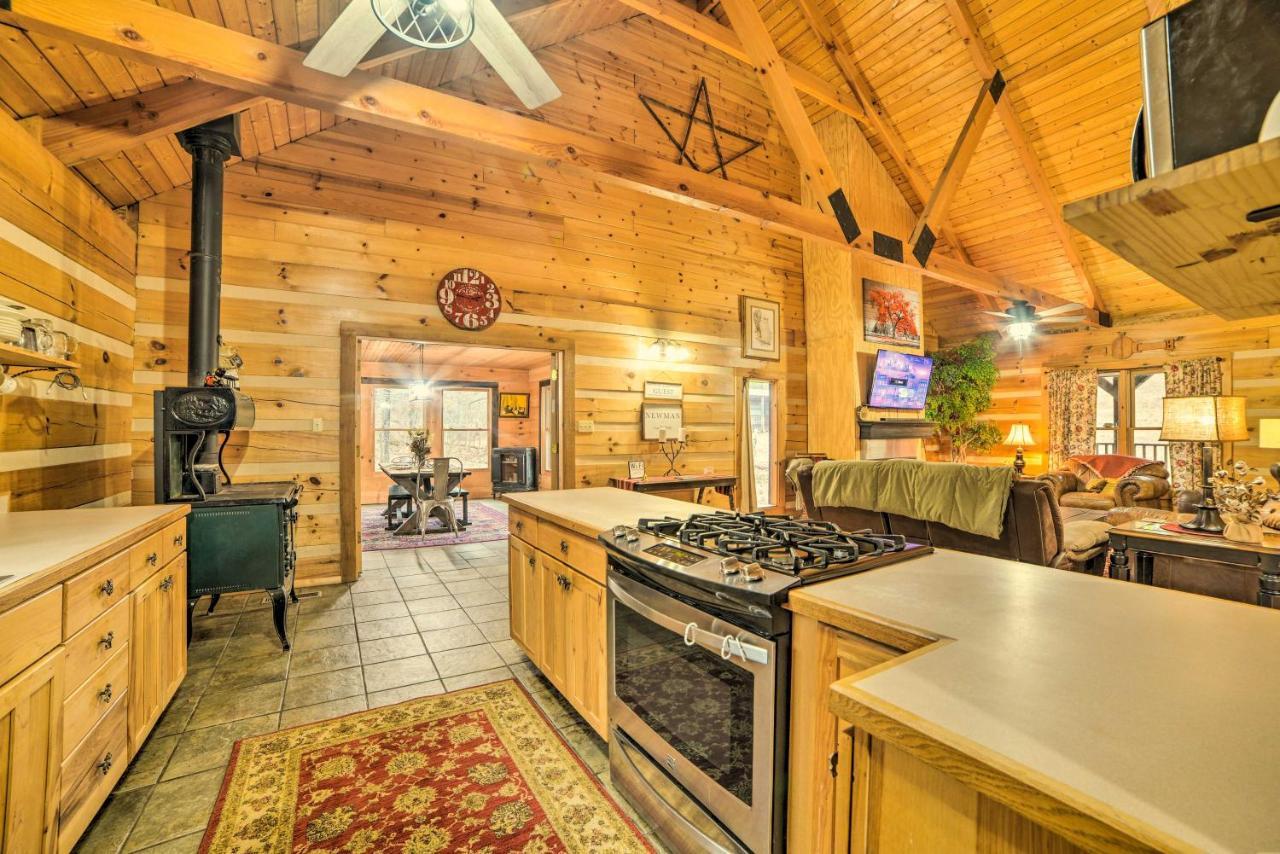 Quiet, Woodsy Retreat Deck And Kentucky Lake Access New Concord 외부 사진